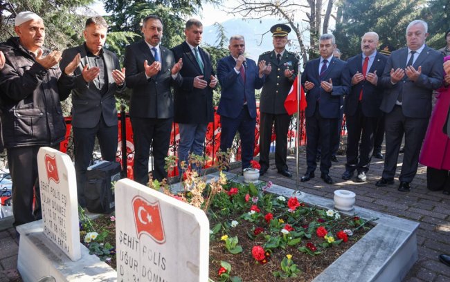 ARTVİN ÇANAKKALE ŞEHİTLERİNİ UNUTMADI