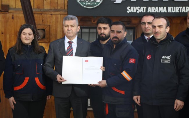 Vali Dr. Turan Ergün’den Şavşat Arama Kurtarma Derneği’ne Anlamlı Ziyaret