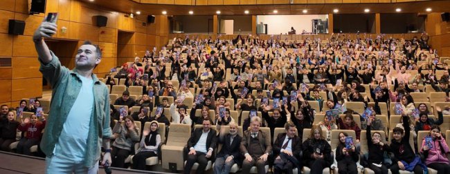 RİZE’DE “OKU” PROJESİ YAZARLARLA GENÇLERİ BULUŞTURUYOR