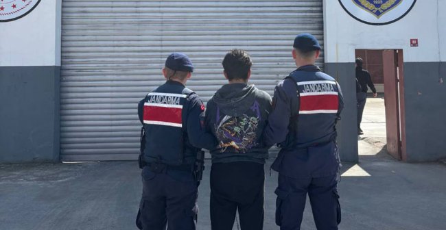 JANDARMA EKİPLERİ ARAMASI BULUNAN İKİ KİŞİ YAKALADI