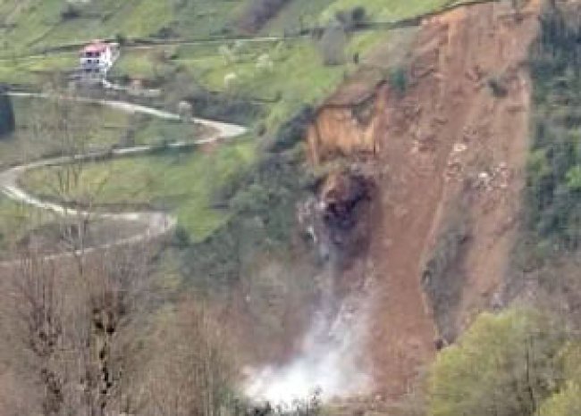 SESLİKAYA DA HEYELAN GÖRÜNTÜLENDİ