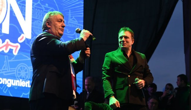 İsmail Türüt konuştu: O anda sahne karışmıştı, atkıyı görmedim
