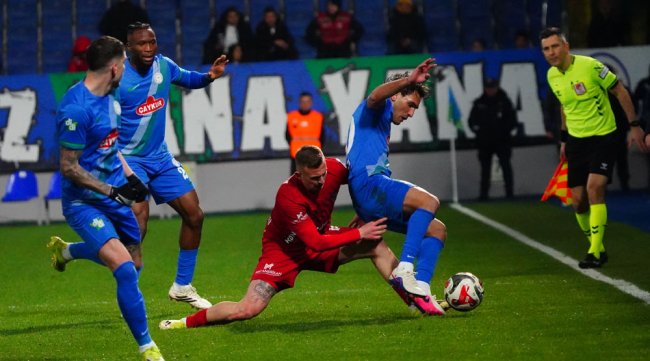 SON 5 HAFTADA 3 ALAN RİZESPOR ZORLU FENERBAHÇE MAÇINA HAZIRLANIYORLAR.