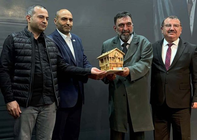 SAHADE SANAT, SALONDA DUYGU SELİ