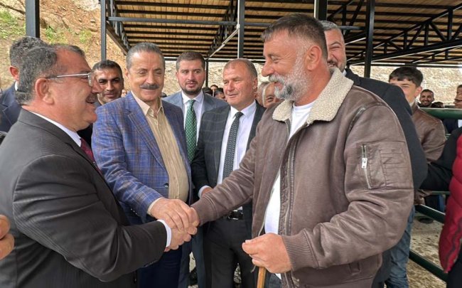 ŞAVŞAT’TA HAYVAN PAZARI AÇILDI