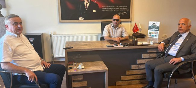 Artvin Ticaret Borsası Heyeti’nden görme engelli üyelerine anlamlı ziyaret