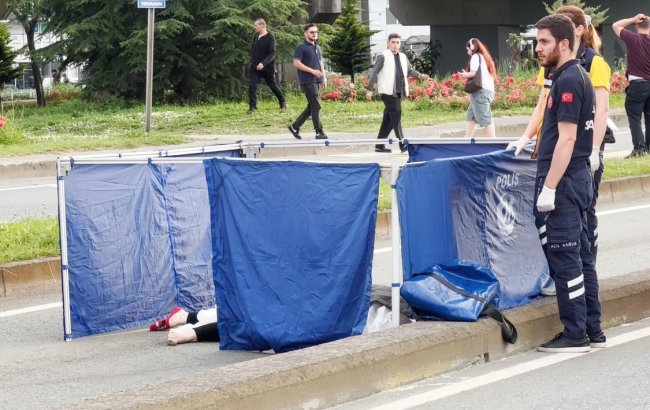 RİZE’DE KADINA ÇARPAN ARAÇ KAÇTI KADIN OLAY YERİNDE ÖLDÜ