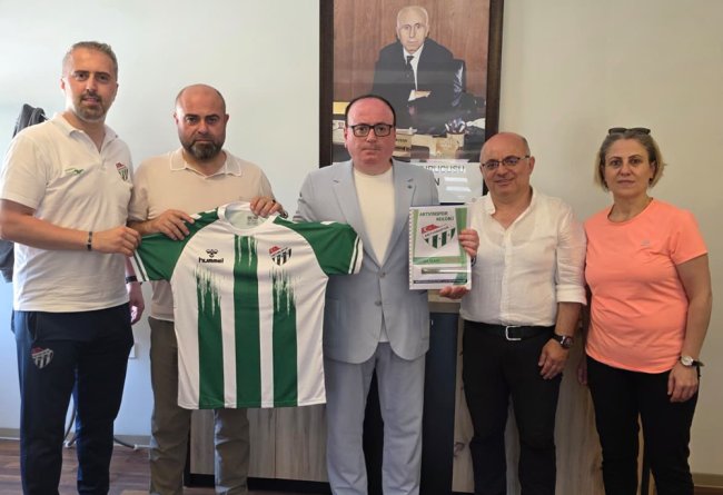 Artvinspor'un Kadın Voleybolu Projesine İş İnsanı Erten Kayan'dan Destek