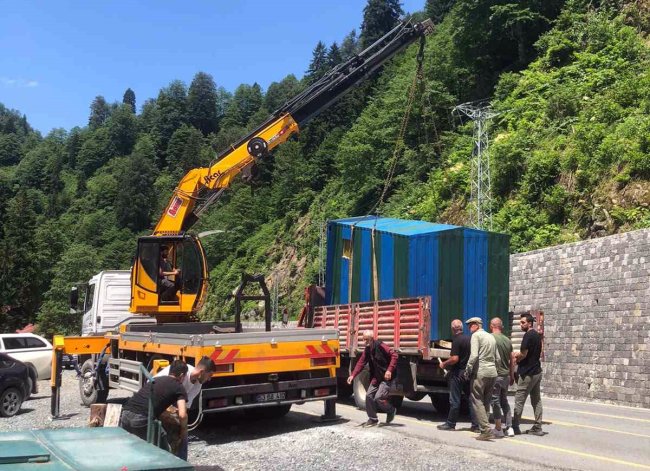 AYDER YOLUNDA KAÇAK YAPI TEMİZLİĞİ YAPILDI