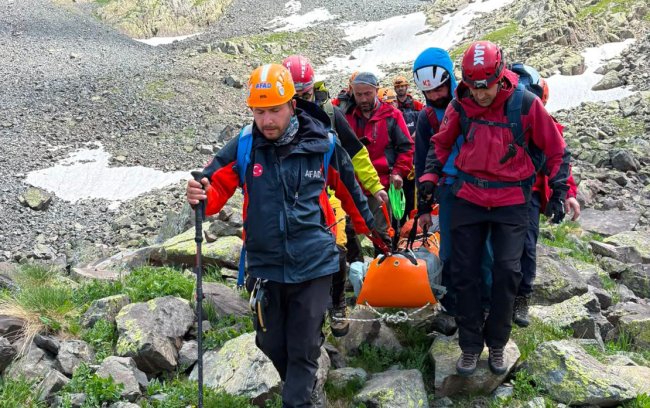 Verçenik Dağı'nda Yaralanan Dağcı Başarıyla Kurtarıldı