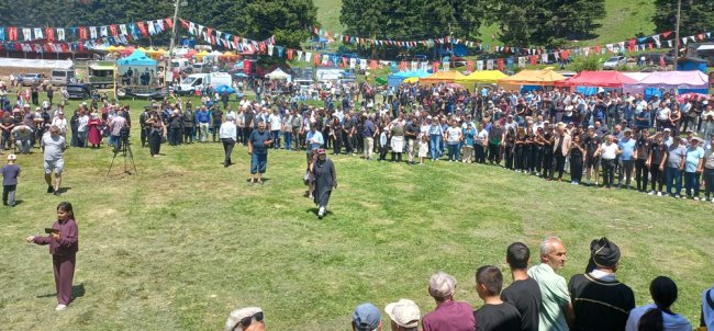 ŞAVŞAT BOĞA GÜREŞLERİ BÜYÜK İLGİ GÖRDÜ