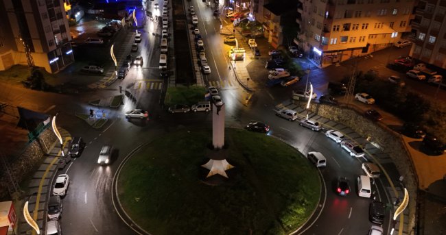 RİZE'DE YOĞUN YAĞIŞIN ARDINDAN HAYAT HIZLA NORMALE DÖNDÜ