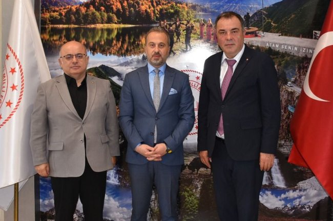 ARTVİN TSO’DAN İL MİLLÎ EĞİTİM MÜDÜRÜ BERAAT ŞAHİN’E HAYIRLI OLSUN ZİYARETİ
