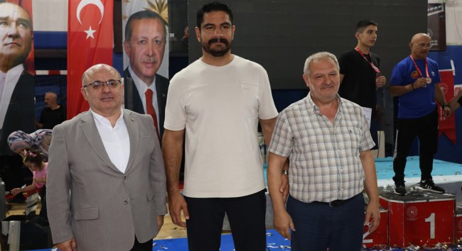 ARTVİN’DE DÜNYA GÜREŞİNE GÜÇ VERENLERE TEŞEKKÜR